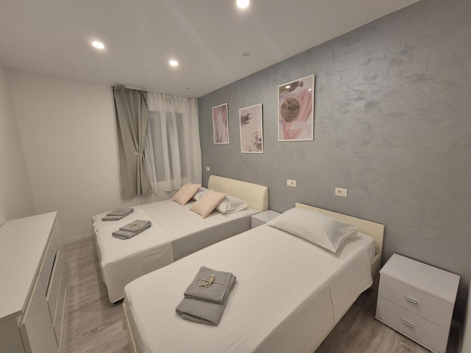 Apartment Rika Omiš Exteriör bild