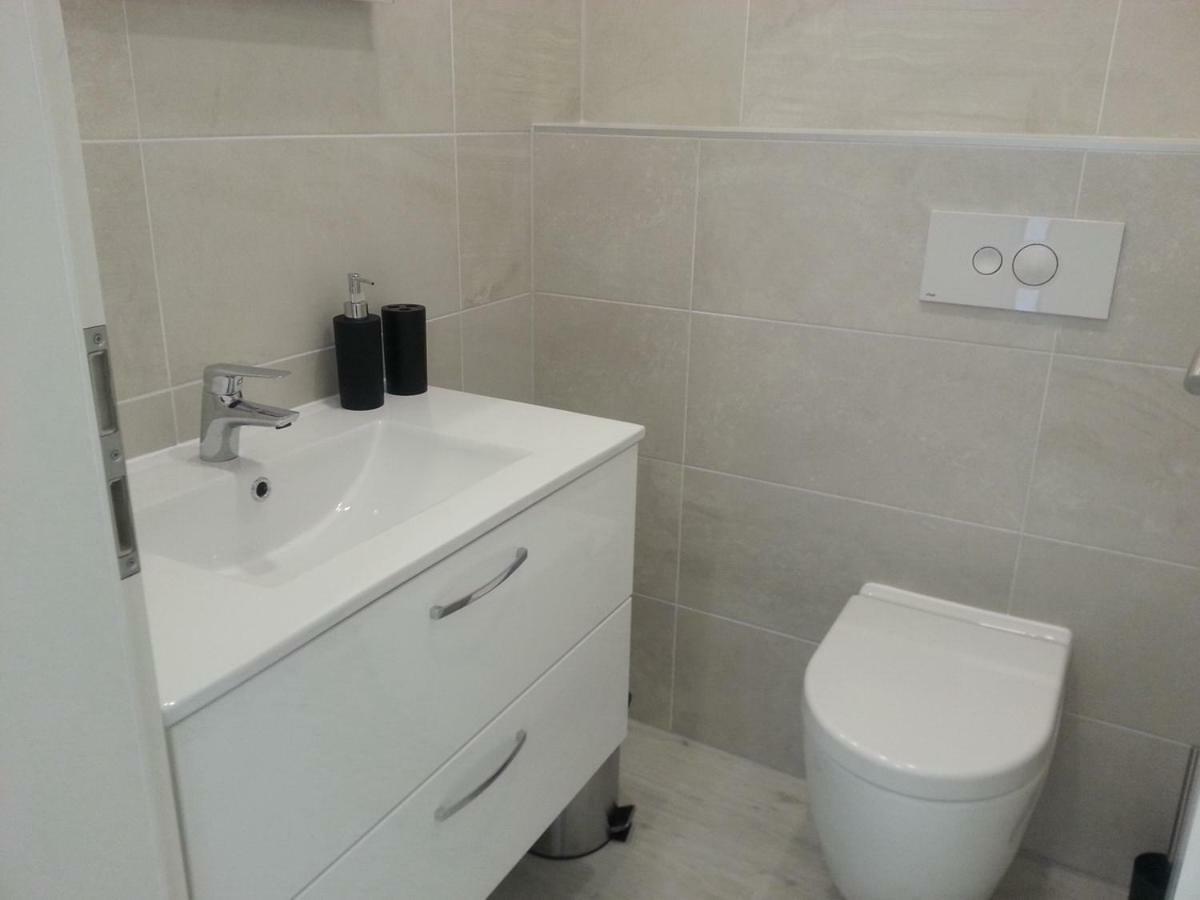 Apartment Rika Omiš Exteriör bild
